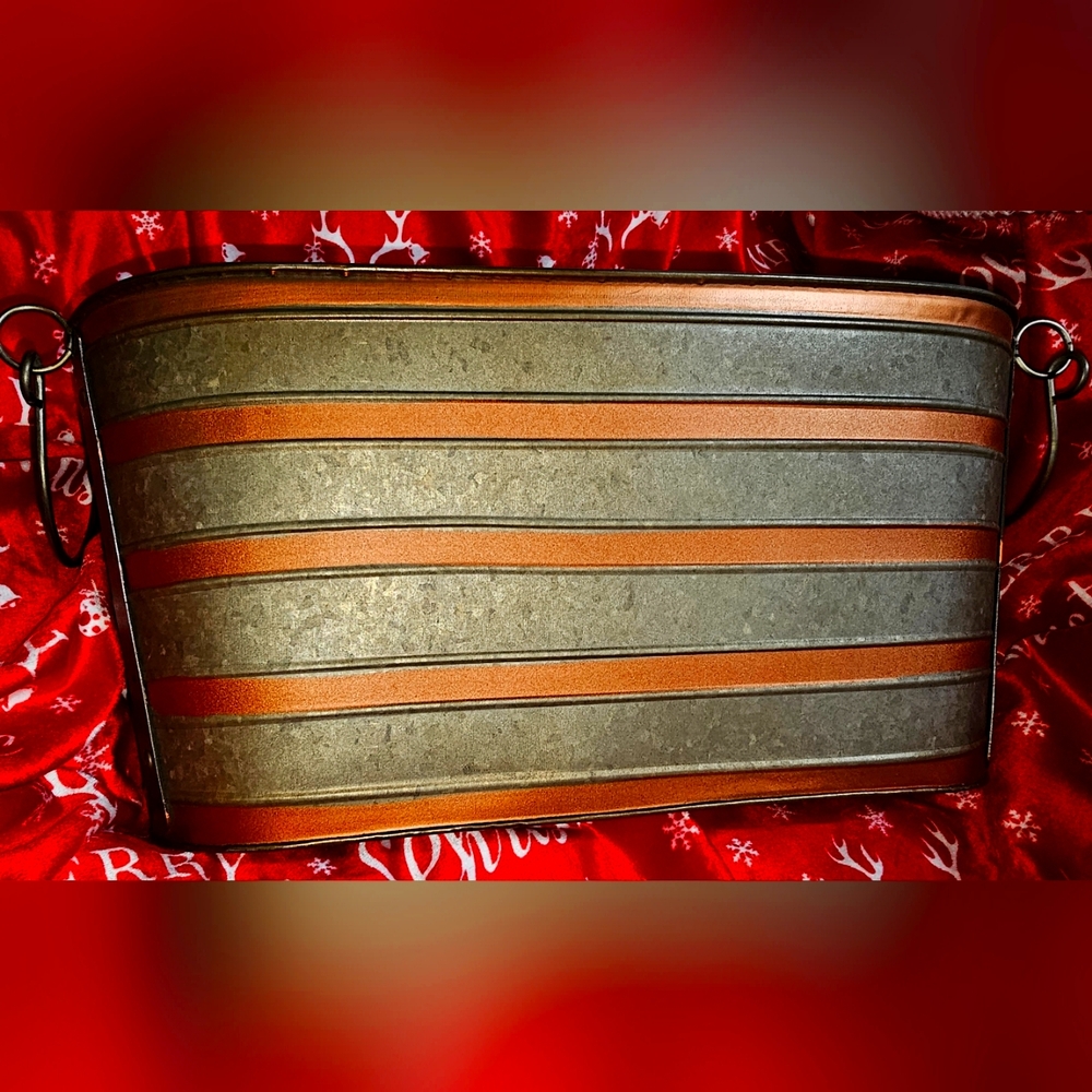 Beautiful bronze striped, oval planter